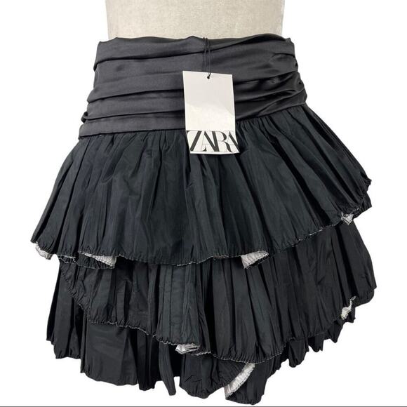 NWT Zara Black Frilled Mini Skirt With Ruffles Tiered Party Bloggers Fave Sz M - Picture 9 of 16
